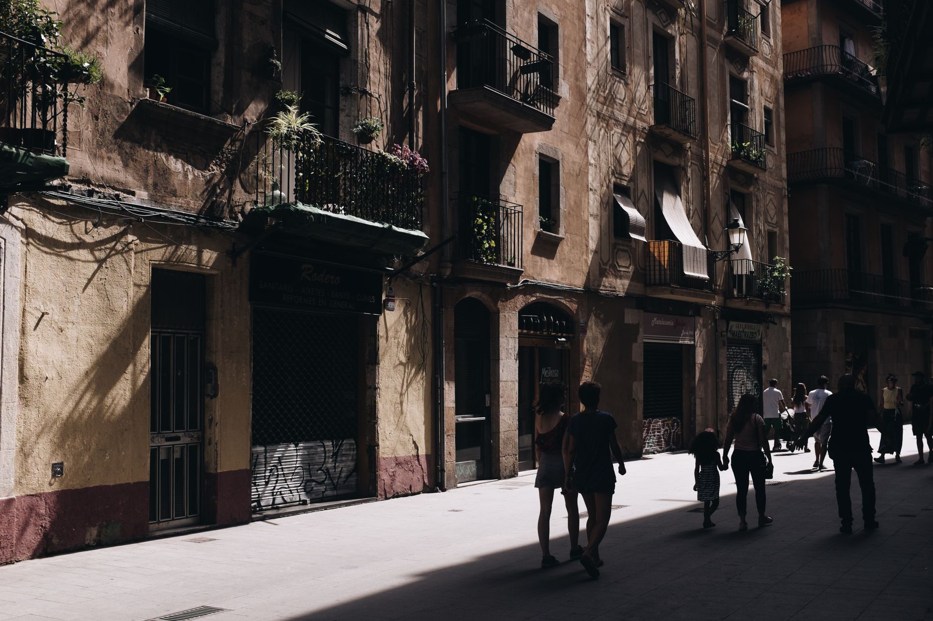 마틴 루서 킹 주니어 명언 - 부당함 앞의 용기 관련 이미지